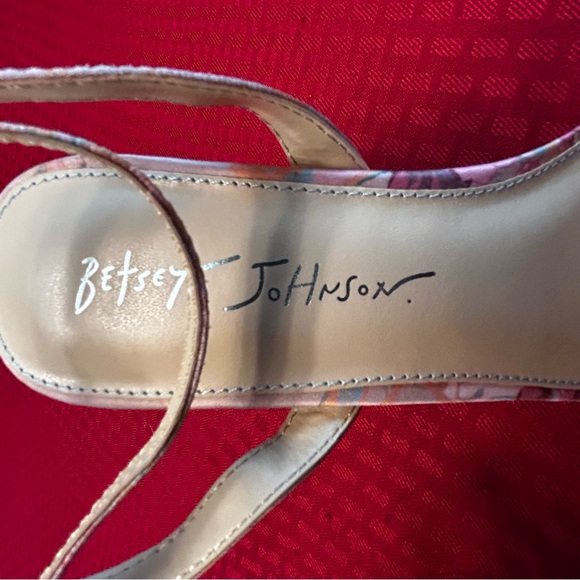 Betsey Johnson EUC Women’s Size 10 Fawn Mesh Bow Floral Heeled Sandals Pumps - Picture 5 of 7